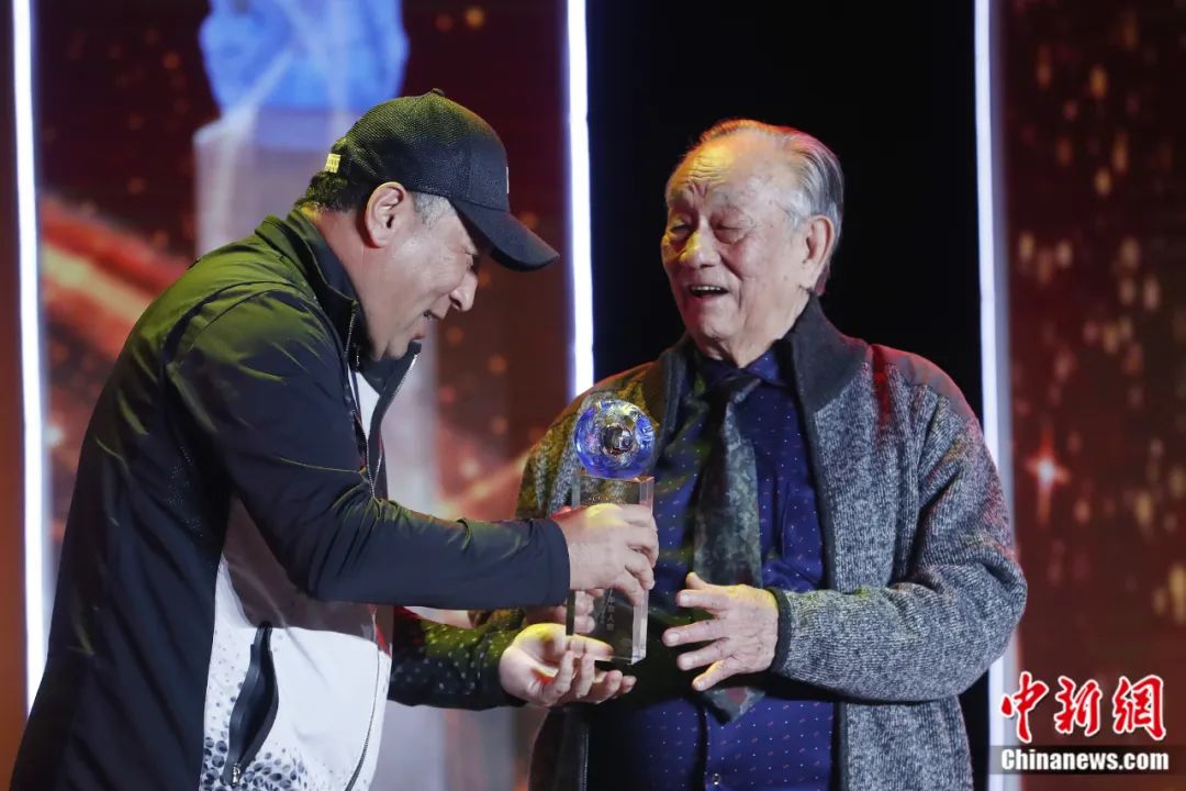 国羽奠基人王文教:踏浪而归,挥羽一生