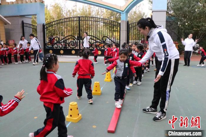 山东齐鲁师范学院揭牌世界田联少儿培训推广基