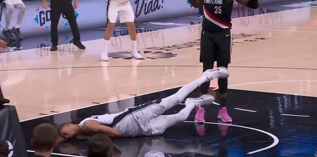 文班亚马伤退马刺惨败开拓者 系列赛陷入胶着