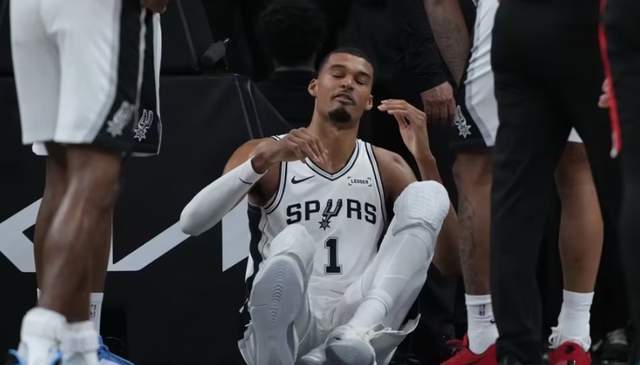 文班亚马伤退马刺惨败开拓者 系列赛陷入胶着